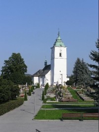 Fryčovice - pohled na kostel ze hřbitova
