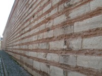 Zeď mezi Hagií Sofií a Modrou mešitou
