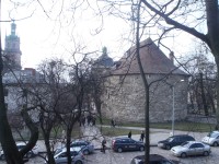 Věž Kornjakt vlevo