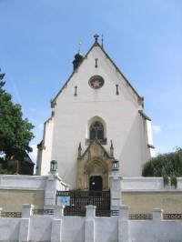 Kostel sv. Kateřiny: Hlavní vchod do kostela se schodištěm