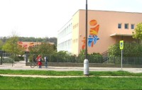 Základní škola v místní části Lobeček