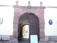 Zámek: Hlavní vchod do areálu zámku