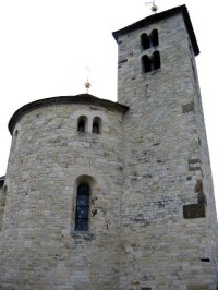 Kostel sv. Máří Magdalény: Hranolovitá věž s rotundou