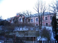 Pohled na zámek z obce Lobeč