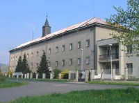 Bývalý klášter: Původně klášter, později školicí středisko SNB, nyní škola policie ČR