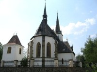 Kostel sv. Vavřince: Kostel se zvonicí