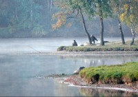 Těrlická přehrada: I v časném podzimu je přehrada oblíbeným místem sportovních rybářů