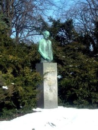 Kladno: socha Bedřicha Smetany v parku u divadla