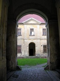 Police nad Metují: vstup do kláštera