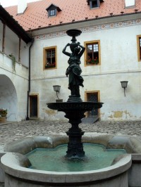 Blansko  -  nádvoří zámku