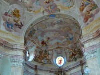 Křtiny  -  interiér kostela