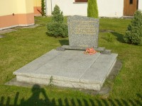 Věřňovice - pomník padlým při bombardování obce v roce 1945
