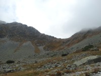 Smutné sedlo - pohled ze stoupání po pěšině ze Smutné doliny (září 2015)