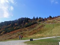 Velký Javor - pohled od turistické chaty ke skalní hlavě Großer Seeriegel(září 2017)