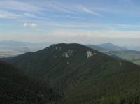 Suchá dolina pod horou Holica (nejvýchodnější horou Chočských vrchů)(pohled z Bielej skaly - červenec 2008)