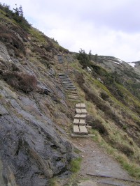 Kozí hřbety - tur. trasa jižním úbočím (květen 2009)