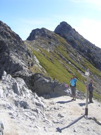 Mały Kozi Wierch pohled k vrcholu ze sedla Zawrat (září 2009)