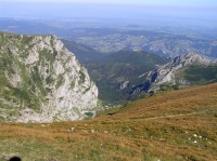 Dolina Małej Łąki - pohled do doliny ze žlute trasy pod vrcholem Kopa Kondracką (září 2009)