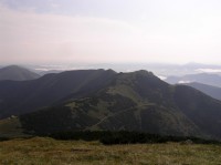 Cheb - pohled na horu z vrcholu Veľ. Kriváňa (srpen 2010)
