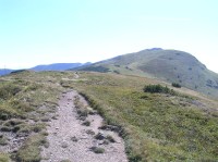 Koniarky  - pohled z vrcholu k východu - na Pekelník  (srpen 2011)