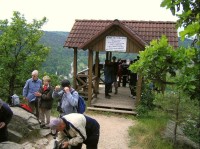 Vyhlídkový altán: altán byl renovován Rakouským turistickým klubem jako dar správě Národního parku PODYJÍ