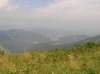 Sedlo za Hromovým - pohled ze sedla do Vrátné doliny (srpen 2010)