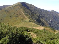 Sedlo Koniarok - pohled z kleče u vrcholu Koniarky (srpen 2011)