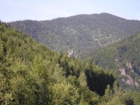 Starý hrad - z cesty z Nezbudské Lúčky (červenec 2006)