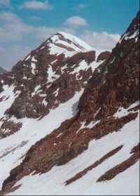 Hrubá kopa: Pohled z hlavního hřebene při sestupu z vrcholu Pachoľa do Baníkovského sedla.