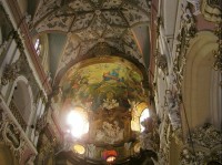 strop nad oltářem