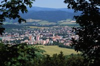 Výhled na město z kopce Chocholík