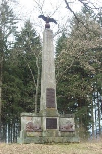 Obelisk v zámeckém parku z roku 1835