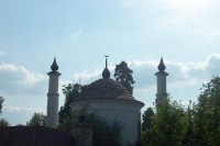 V zámecké zahradě je i minaret