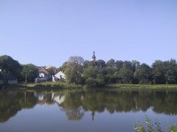 Pohled od rybníka