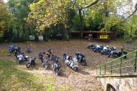 Sraz Harley Davidsonů před chatou