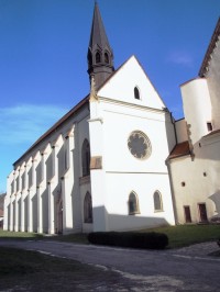 Konviktní kostel vedle baziliky