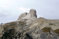 Výhled od severní cesty Tre Cime k Torre di Toblin