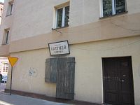 Krakov, vývěsní štít v jedné z uliček židovské čtvrti