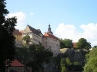 Pohled na bechyňský zámek z údolí Lužnice