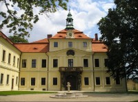 Mirošovský zámek
