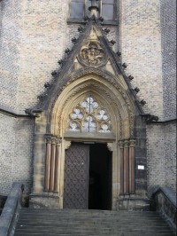 Žižkov, kostel sv. Prokopa, gotický portál