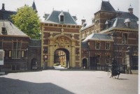 Binnenhof + Buitenhof - vstupní brána