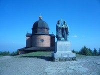 Radhošť - kaple a socha sv. Cyrila a Metoděje