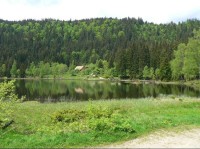 Pohled na jezero, vzadu chata Seehütte