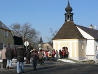 Kaple Nejsvětější Trojice vysvěcená r.1827, kdysi sloužila jako márnice -  v horní části obce
