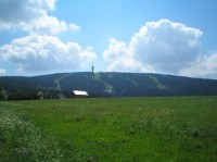 Klínovec: vrchol ze silnice mezi Hájem a Českými Hamry