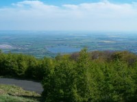 Panorama 3: Směrem do Chomutovské pánve na vodní nádrže Kyjice a Zaječice
