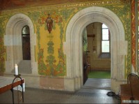 Interiér u sakrsitie: Malovaný interiér kostela v Gruntě