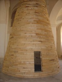 Nepomuk - Zelená Hora: výstavní síň v hradním  kostele - výstava mistra Fialy "mešita"