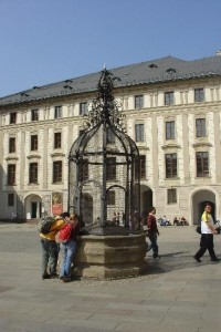 Pražský hrad: druhé hradní nádvoří